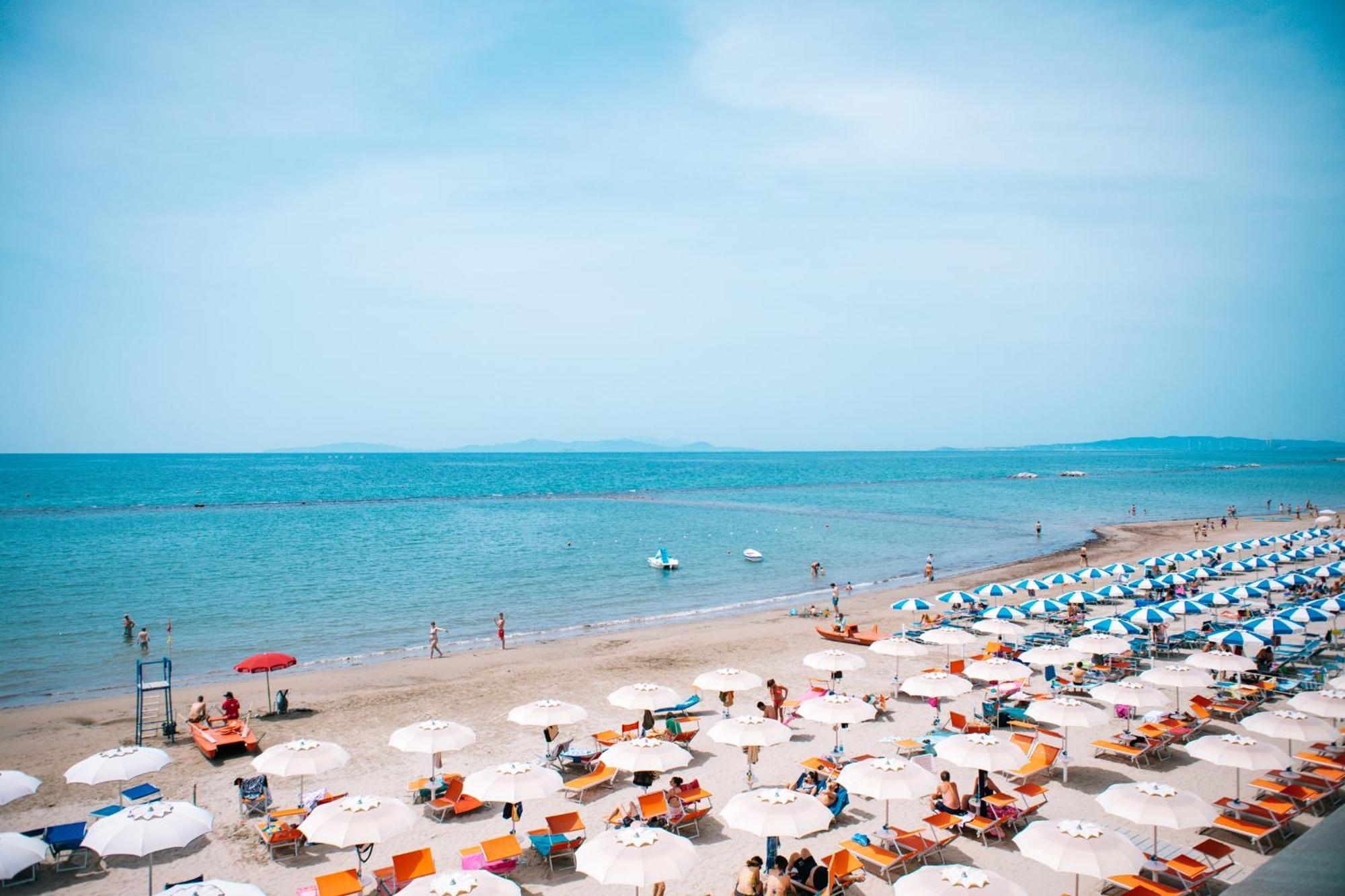Hotel Parrini Фолоника Екстериор снимка