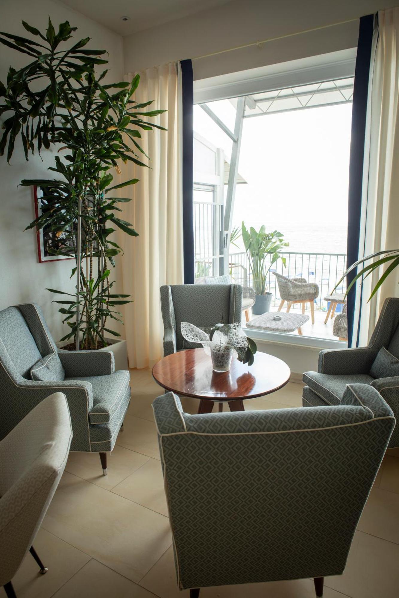 Hotel Parrini Фолоника Екстериор снимка